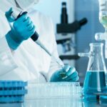 No laboratório preparando novas amaostras